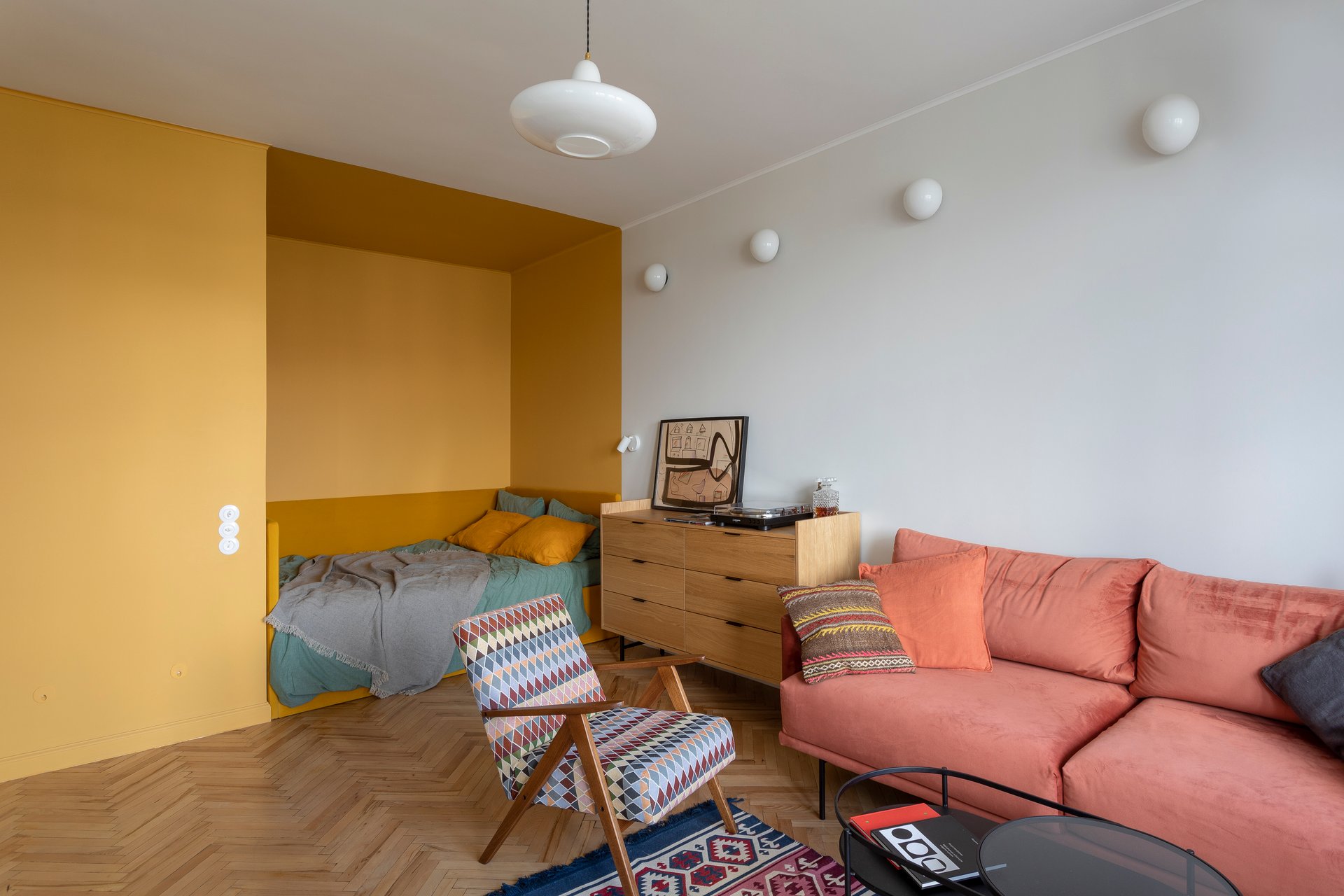 Ретро жеке бейне