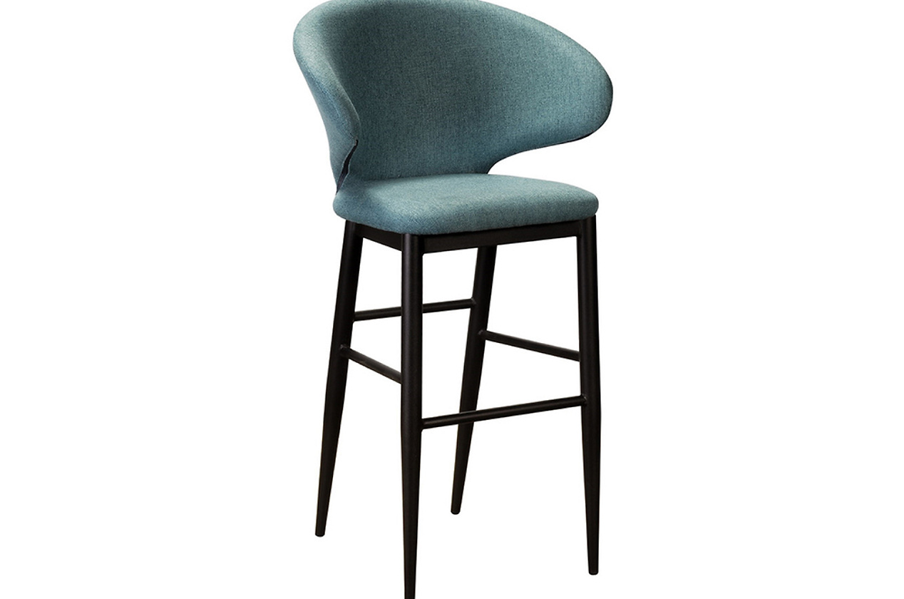 Еркектер балапандардың аузына сұқпалады